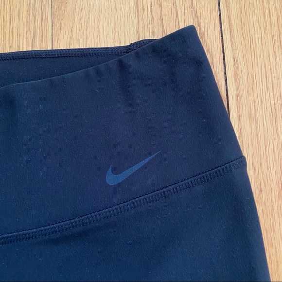 Nike Black Dri-Fit Capri Leggings - Picture 2 of 6